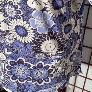 mc Tops - MC2 XL flowered scrub top mc Tops - MC2 XL flowered scrub top